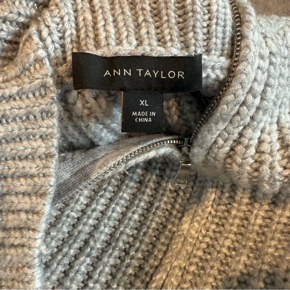 Ann Taylor Gray Chunky Knit Knit Zip-Up Sweater Size XL - Picture 2 of 6